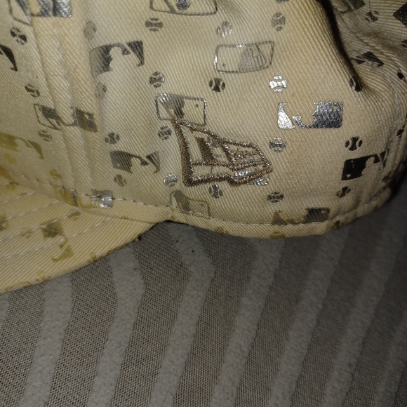 New Era 9Fifty New York Yankees - MLB All Over Flatbrim Fitted (7¼) Hat - Picture 2 of 6